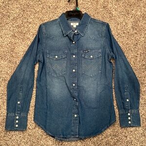 Wrangler Retro Women's Denim Button Down Shirt
